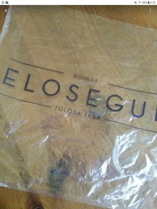 Boina vasca Elósegui con etiqueta