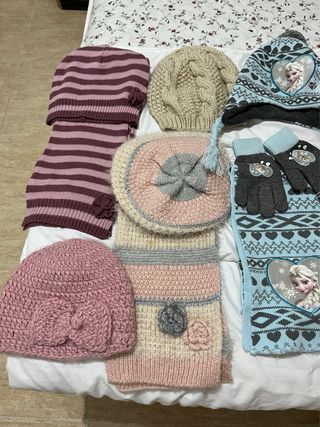 Conjunto invierno: abrigo, bufandas y gorros niña