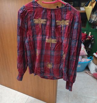 Camicia Desigual con ricami dorati