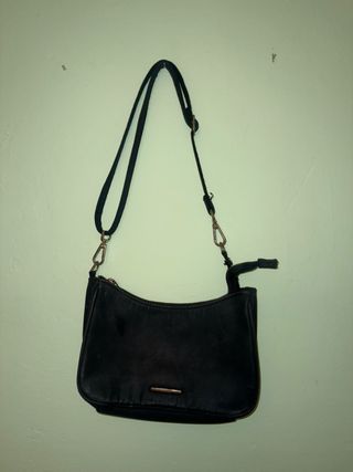 Bolso negro Bershka