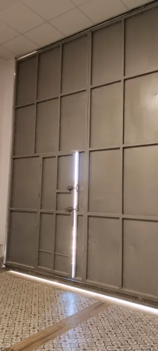 Puerta de garaje industrial,