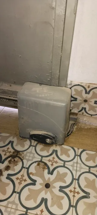 Puerta de garaje industrial,