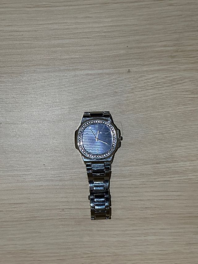 Reloj QUARTZ con piedras