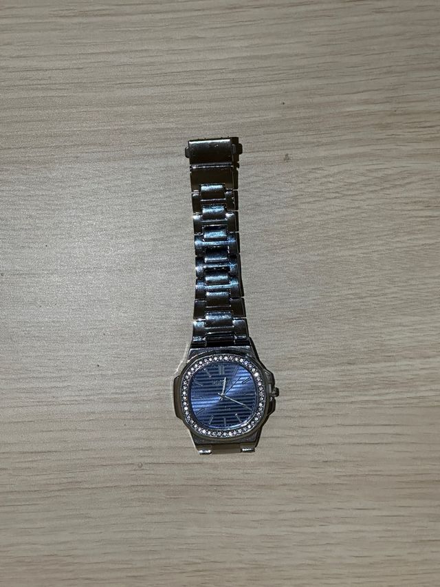 Reloj QUARTZ con piedras