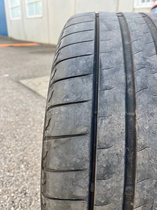 Rueda Bridgestone Potenza 255/35ZR18 94Y Lee