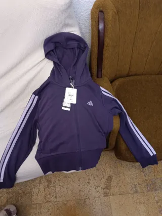 Chaqueta Adidas Morada Talla talla 14 años