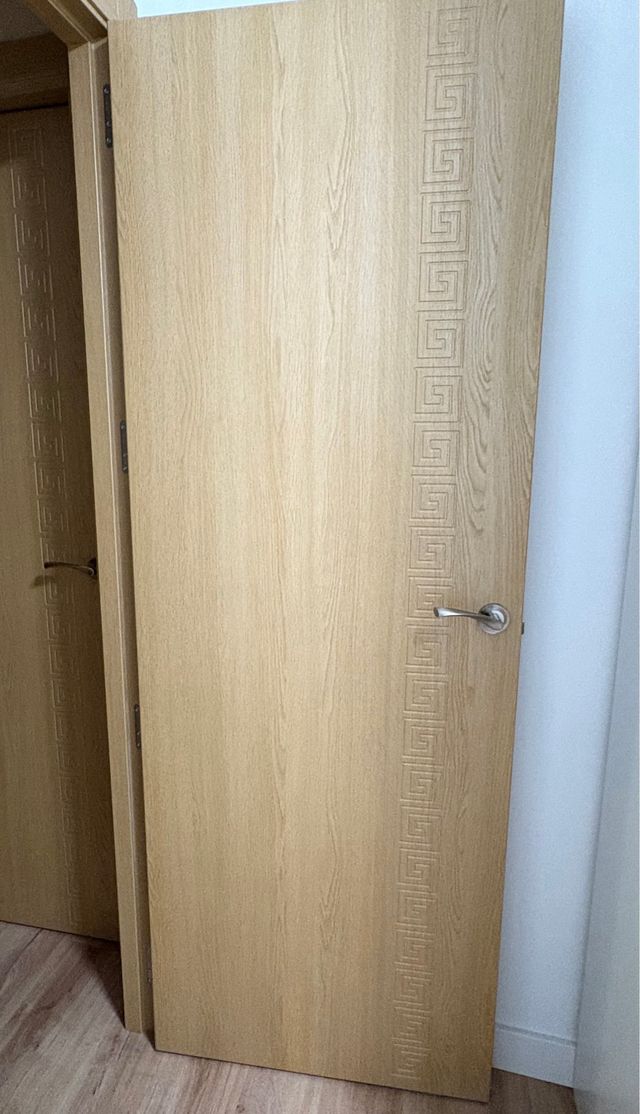 Puertas de madera maciza con cristal y sin cristal