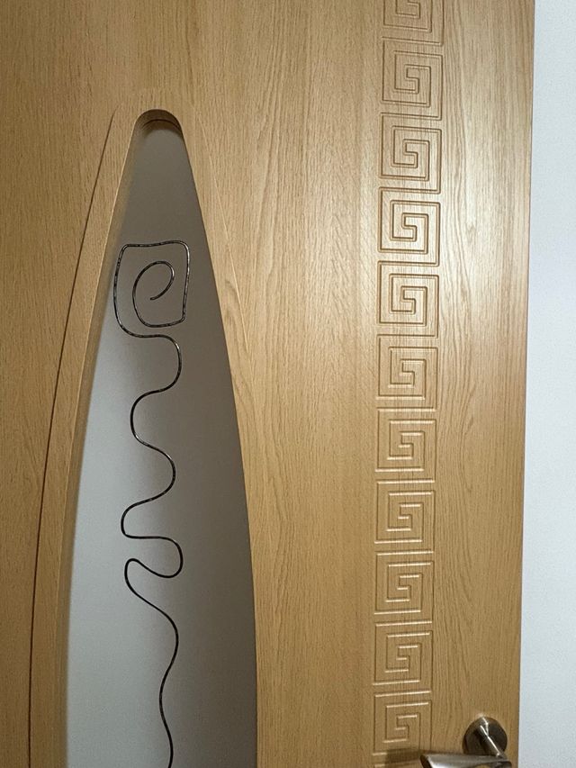 Puertas de madera maciza con cristal y sin cristal