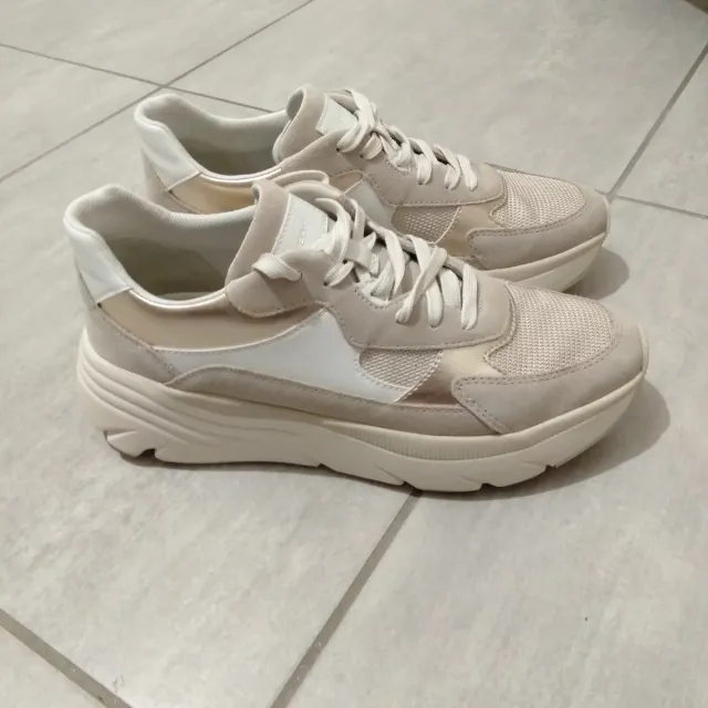 Scarpe Geox beige e bianche