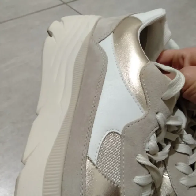 Scarpe Geox beige e bianche