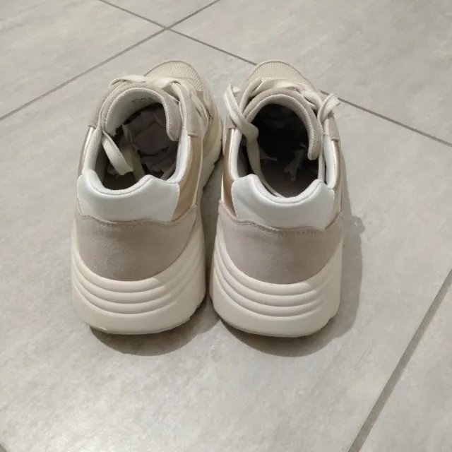 Scarpe Geox beige e bianche