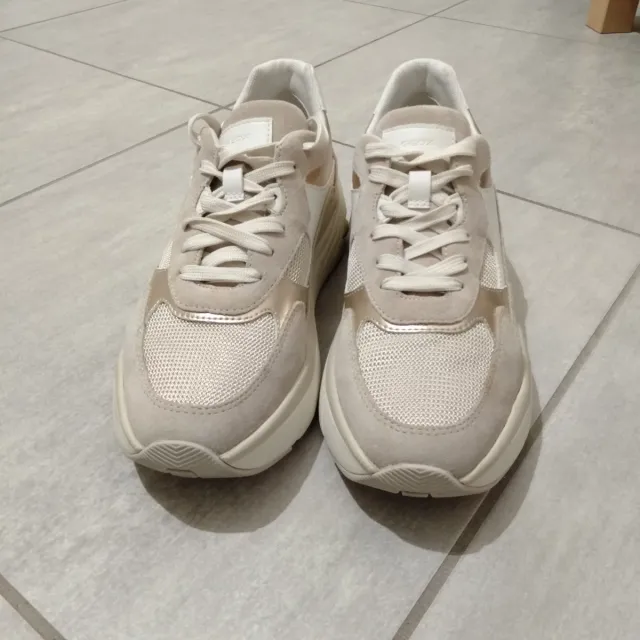Scarpe Geox beige e bianche
