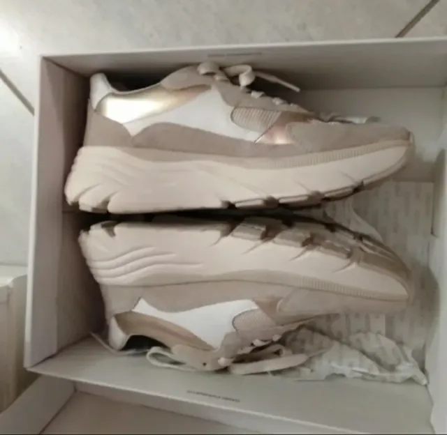 Scarpe Geox beige e bianche