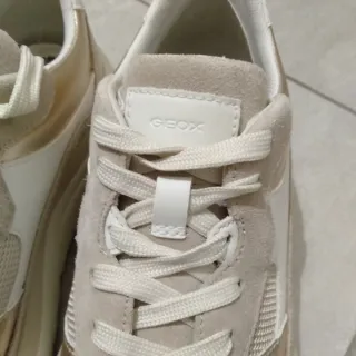 Scarpe Geox beige e bianche