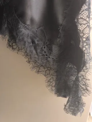 Vestido lencero asimétrico negro. Con etiquetas