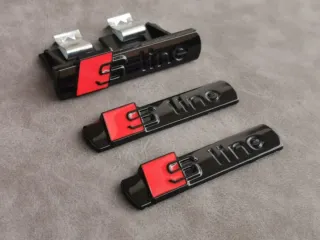 Logo Audi Sline  Parilla más 2 Emblemas Laterales