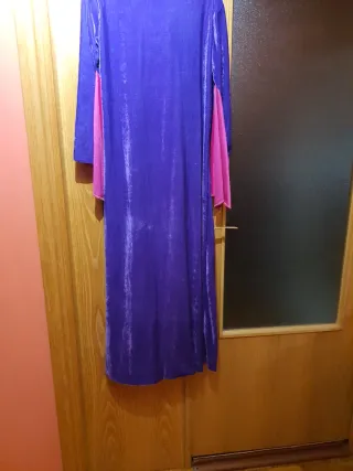 Disfraz medieval morado y fucsia