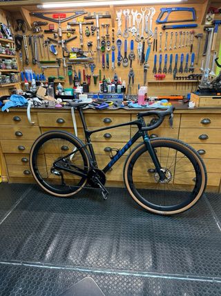 GIANT REVOLT ULTEGRA DI2 GRAVEL