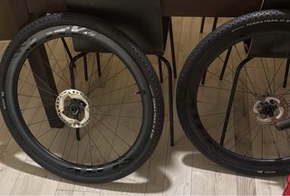 GIANT REVOLT ULTEGRA DI2 GRAVEL