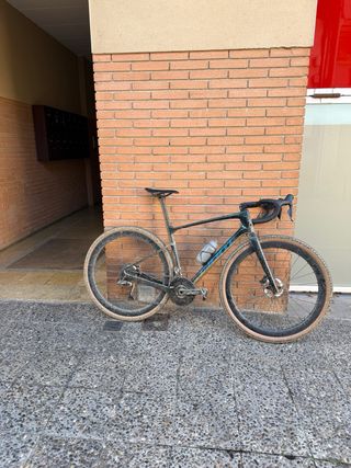 GIANT REVOLT ULTEGRA DI2 GRAVEL