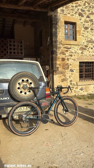 GIANT REVOLT ULTEGRA DI2 GRAVEL