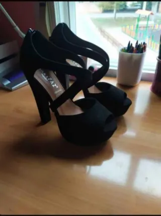 Zapatos de tacón Marypaz negros