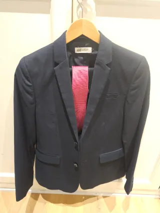 Traje azul marino niño con corbata rosa