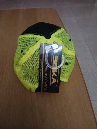 Cappellino Seika nero e giallo