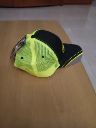 Cappellino Seika nero e giallo