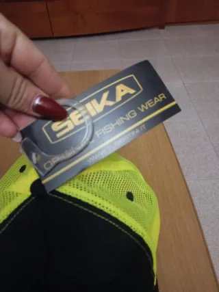 Cappellino Seika nero e giallo