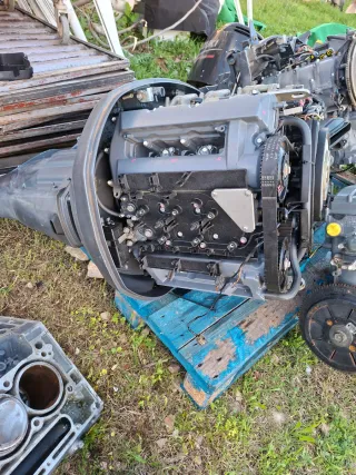 Motor fueraborda Yamaha 225cv 4T