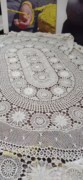 Tapete ganchillo ovalado mesa blanco