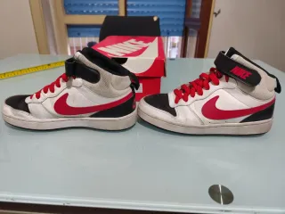 Scarpe Nike Unisex Bianche e Rosse
