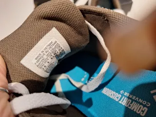 Zapatillas Converse Marrones y Blancas