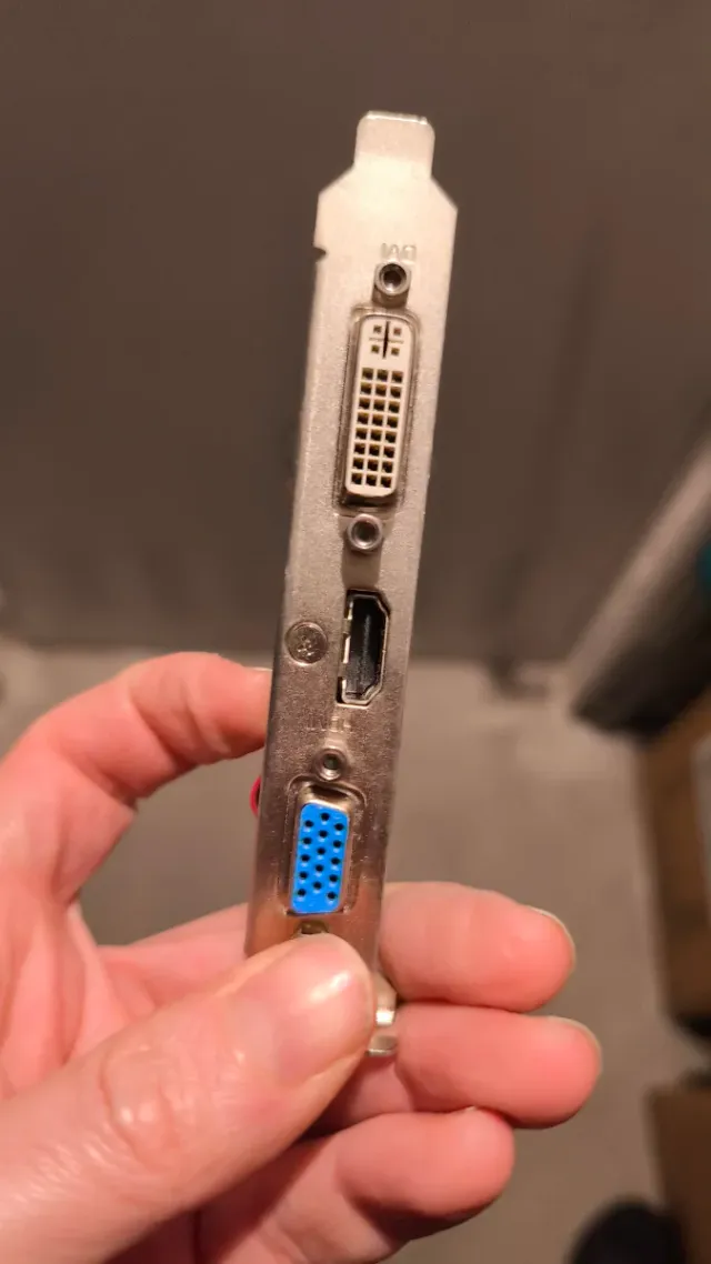 Tarjeta Gráfica GeForce 210 ASUS