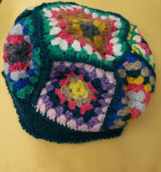 Cappellino lana granny squares
