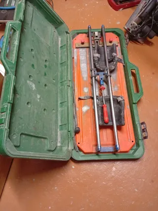 Cortadora de azulejos y sierra