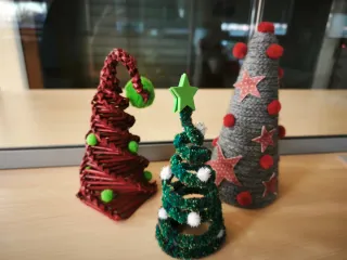 Alberello decorativo verde con stella