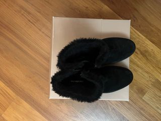 Stivaletti neri donna con pelliccia