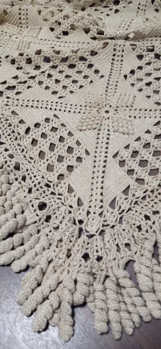 Colcha ganchillo artesanal beige