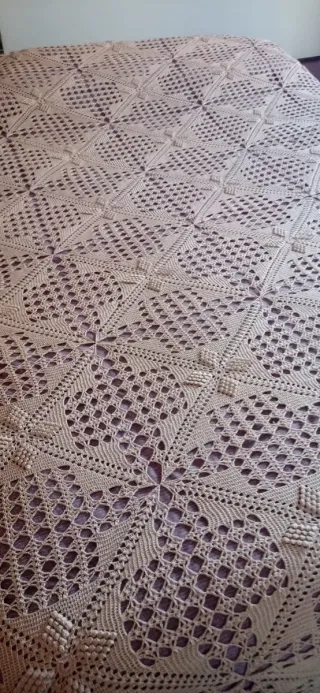Colcha ganchillo artesanal beige