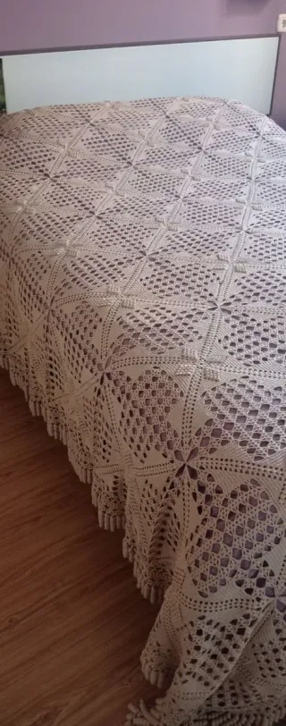 Colcha ganchillo artesanal beige