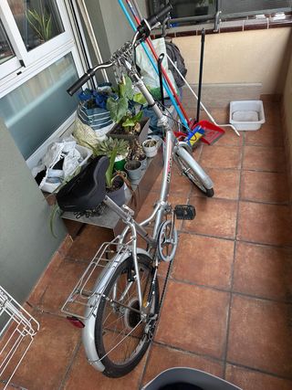 Bicicleta plegable plateada