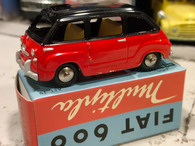 Miniatura do Fiat 600 Multipla