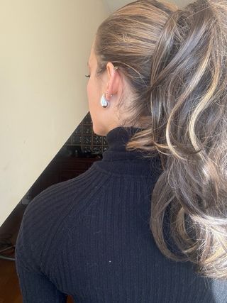 Peluca ondas naturales mechas rubias