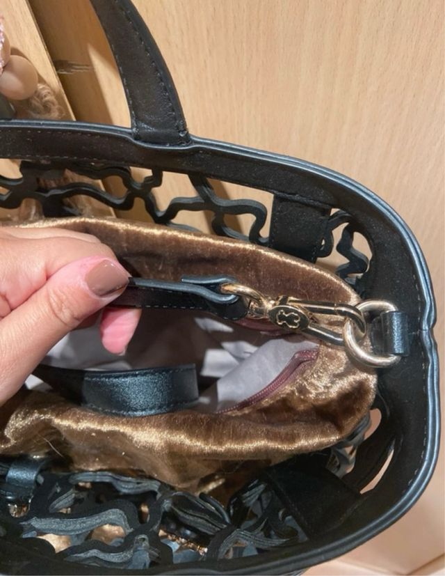 Bolso Tous Negro y Dorado