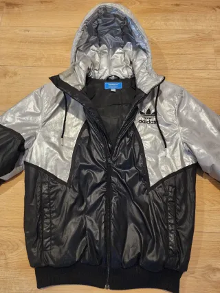 Abrigo Adidas Tulipan Plateado y Negro