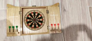 Diana de dardos de madera 25x20 aprox.