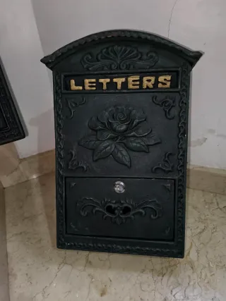 2 Buzones de Fundición Estilo Vintage