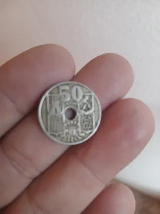 Moneda 50 Céntimos con Agujero 50 céntimos de 1949